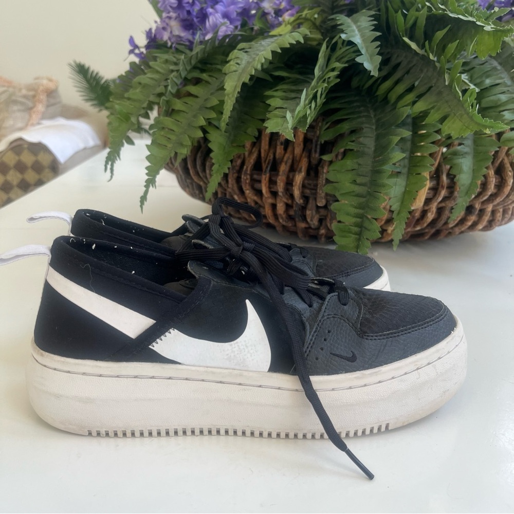 Nike Court Vision Alta Black Shoes Wmn 10 CW 6536–001 chunky